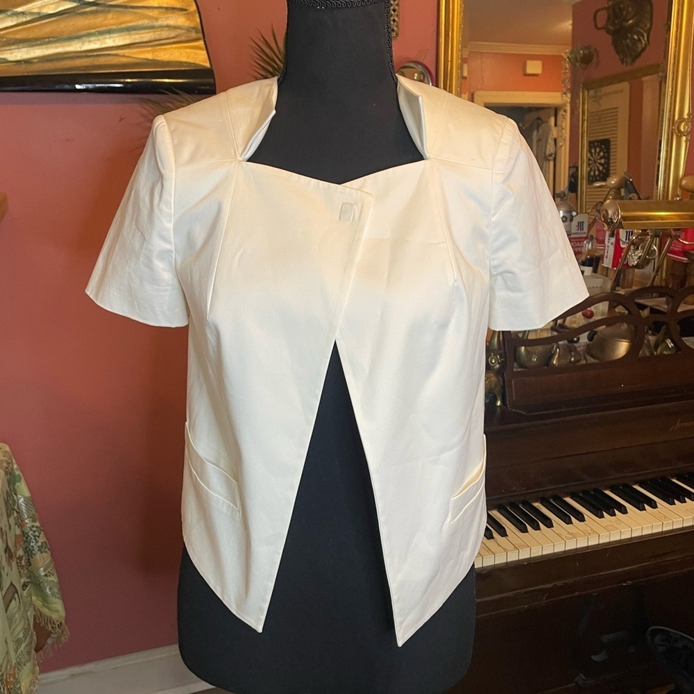 BGN white cotton short sleeve blazer jacket Super cute size 2